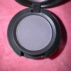 NEW M.A.C. Cosmetics Makeup Eyeshadow - Scene - Pls. Read